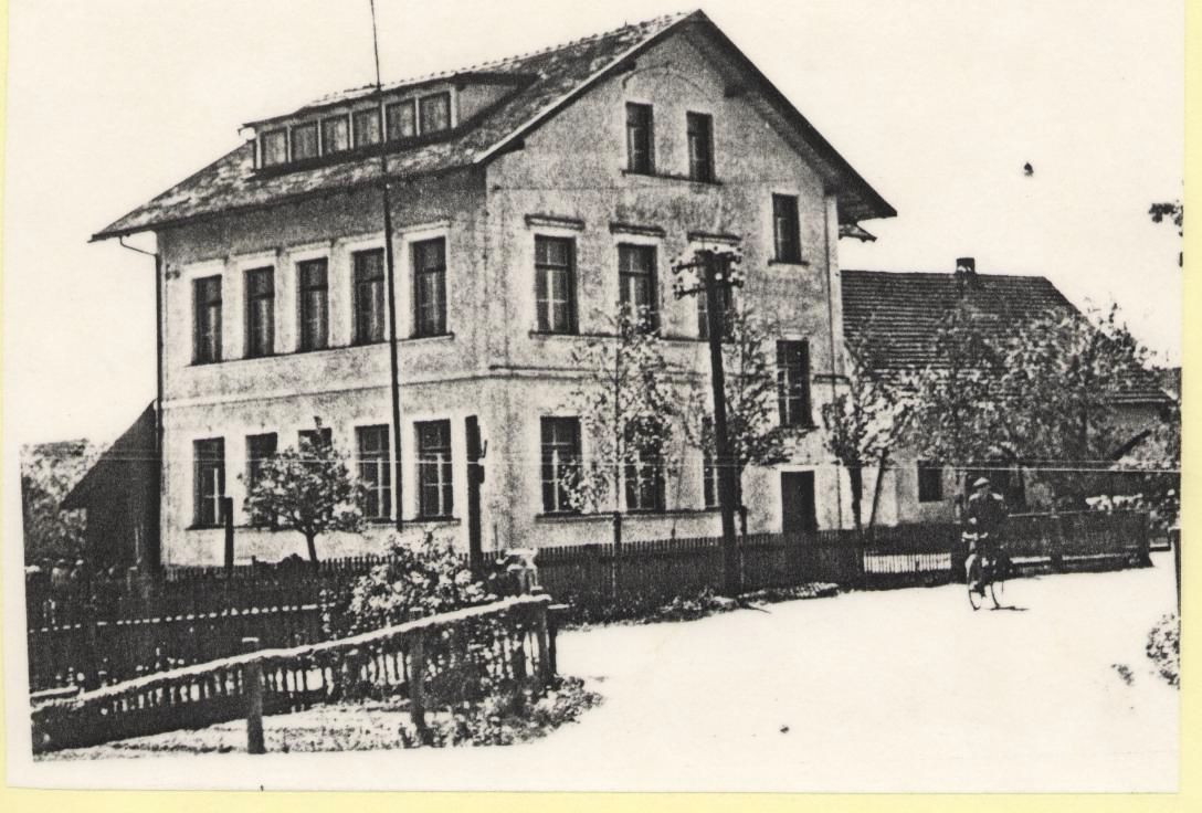 Schulhaus Würding historisch